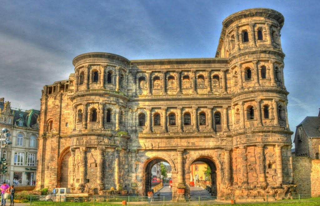Die Porta " das älteste Stadttor Deutschlands", Трир