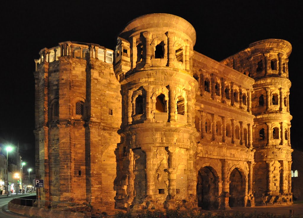 Porta Nigra in the night, Трир