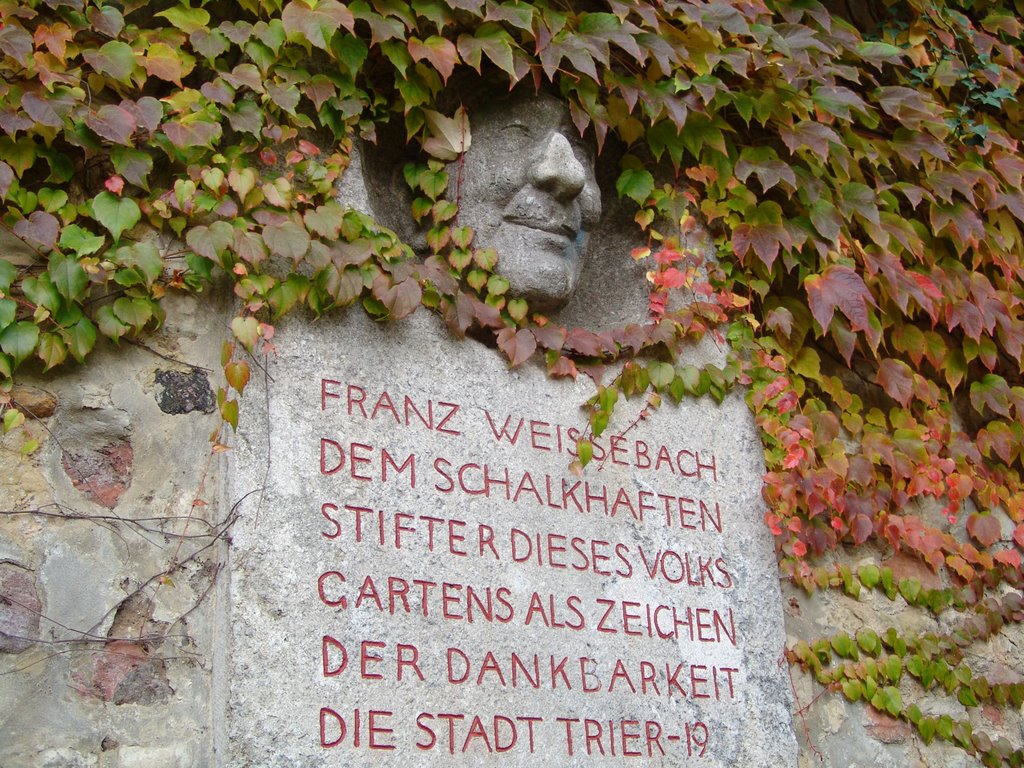 Trier - Denkmal des Stifters Franz Weissebach, Трир