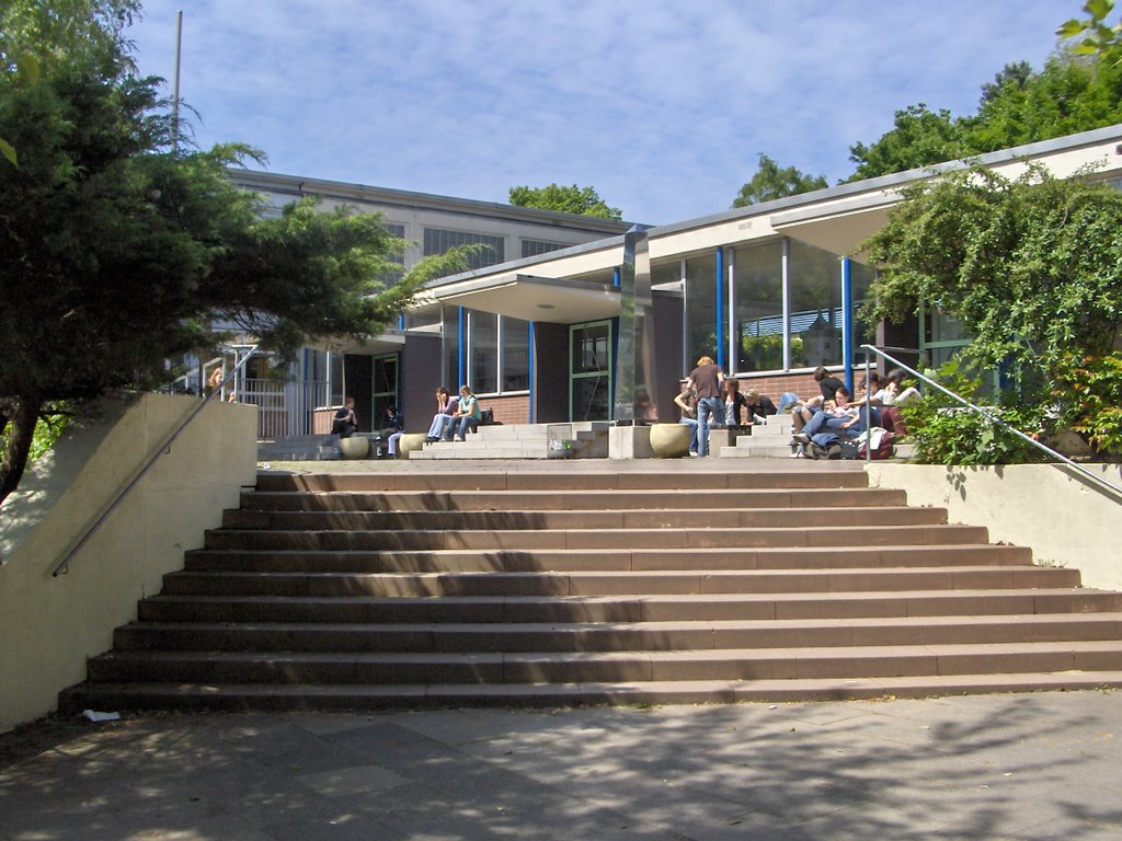 Entrance Nicolaus Cusanus Gymnasium, Бергиш-Гладбах