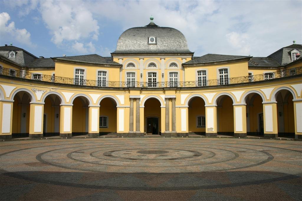 Bonn, Poppelsdorfer Schloss Innenhof, Бонн
