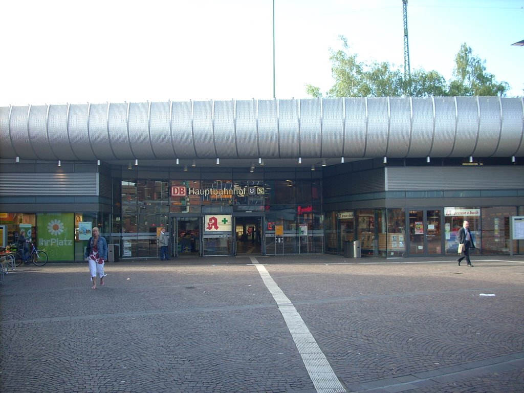 Gelsenkirchen-Altstadt ( Gelsenkirchen Hauptbahnhof  ) Bahnhofsvorplatz.  Juni 2009, Гельзенкирхен