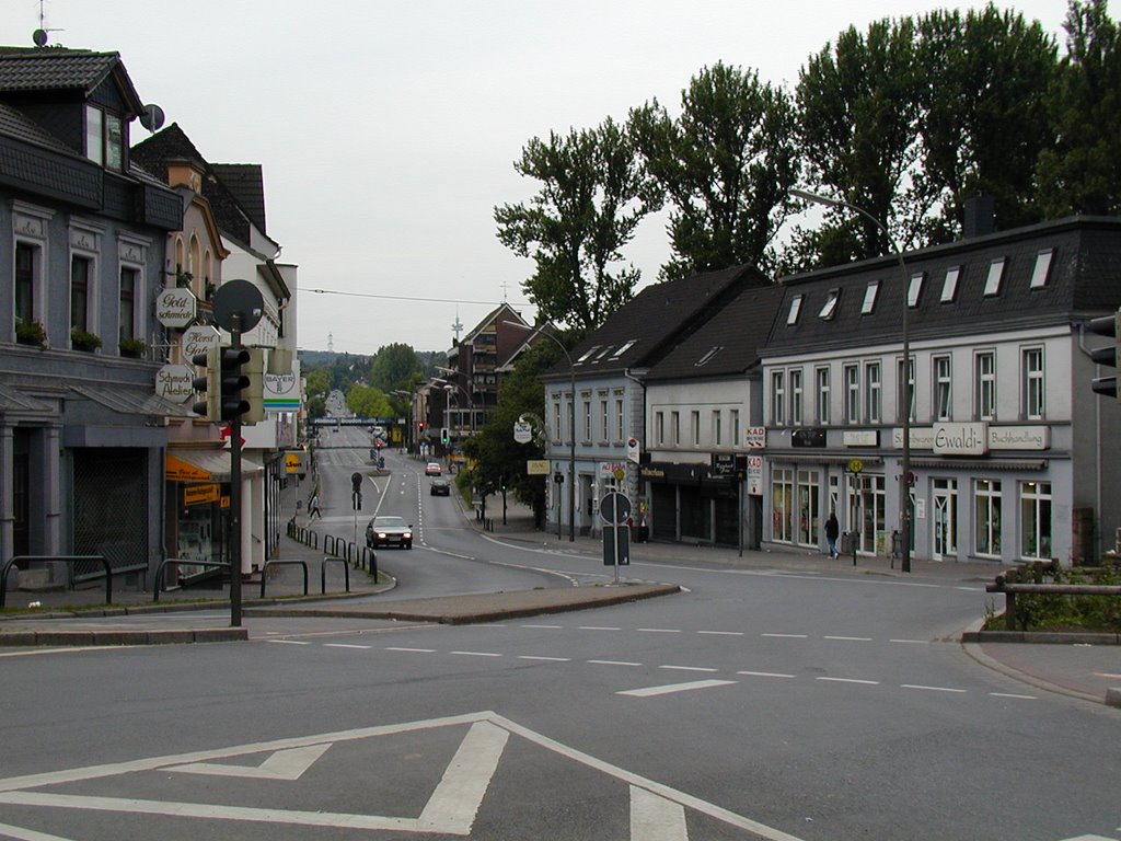 Aplerbeck Mitte vor der Neugestaltung. Blick über die Köln-Berliner-Strasse in Richtung Marktplatz., Дурен