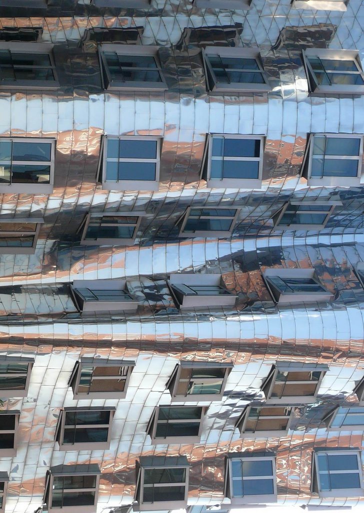 Fassade von Frank O. Gehry, Дюссельдорф