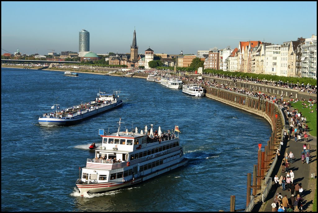Germany - Düsseldorf and the River Rhine - Rheinpromenade - [By Stathis Chionidis], Дюссельдорф
