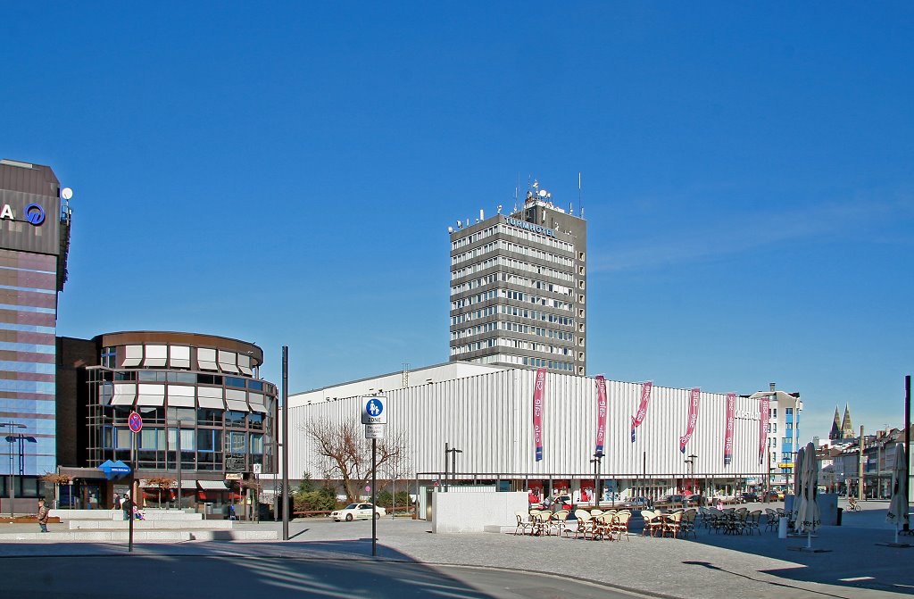 Solingen City mit Turmhotel und Kaufhaus, Золинген
