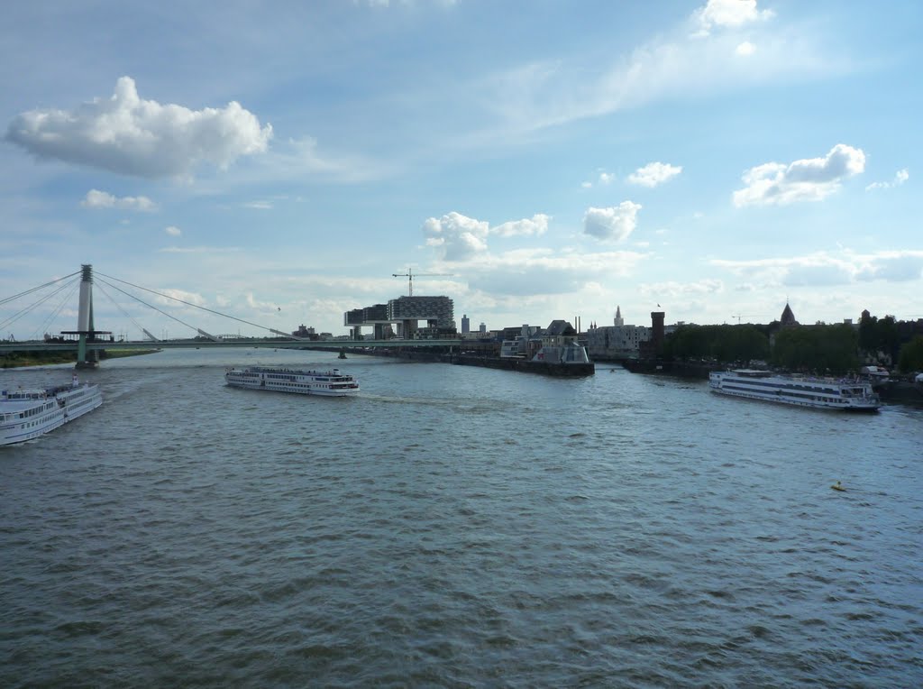 Severinsbrücke und Rheinauhalbinsel mit den 3 Kranhäusern, Кёльн