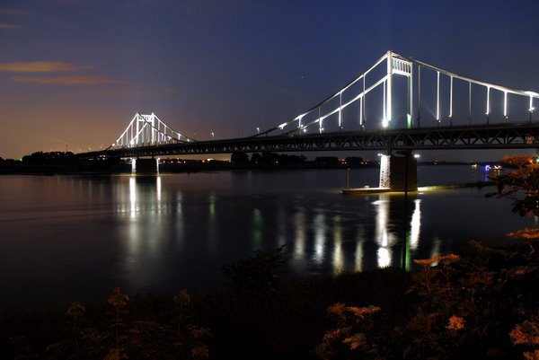 Rheinbrücke Krefeld-Uerdingen bei Nacht, Крефельд