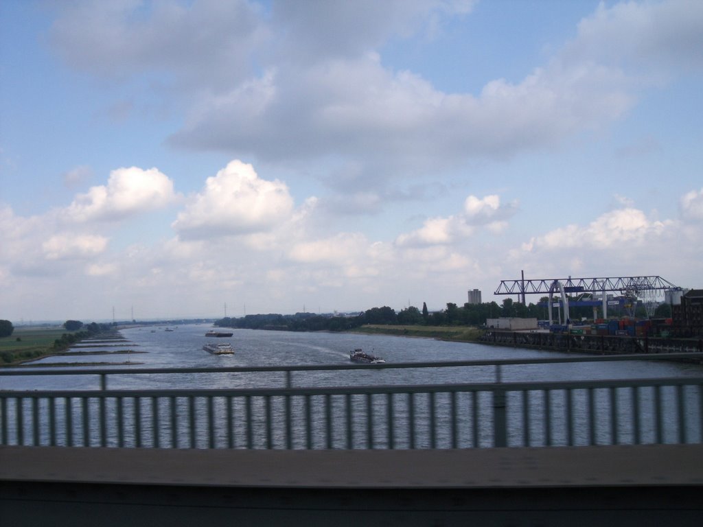 Rheinbrücke Krefeld B288 FR Duisburg (autoshot), Крефельд