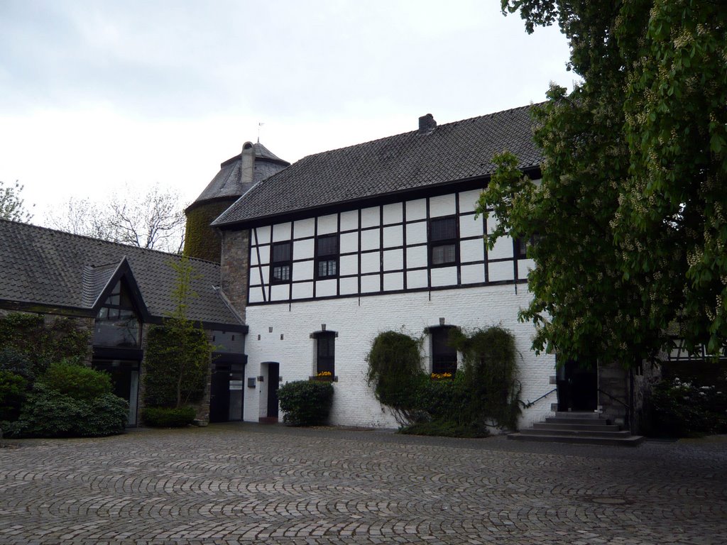 Wasserburg Haus zum Haus, Ratingen, Innenhof, Ратинген