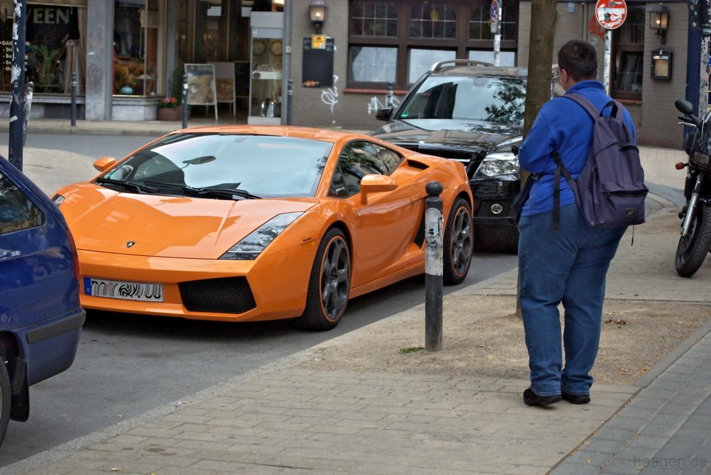 Voll Erwischt! Orangefarbener Lamborghini wird durch blaues Wunder gnadenlos amtlich erfasst u.s.w..., Дортмунд