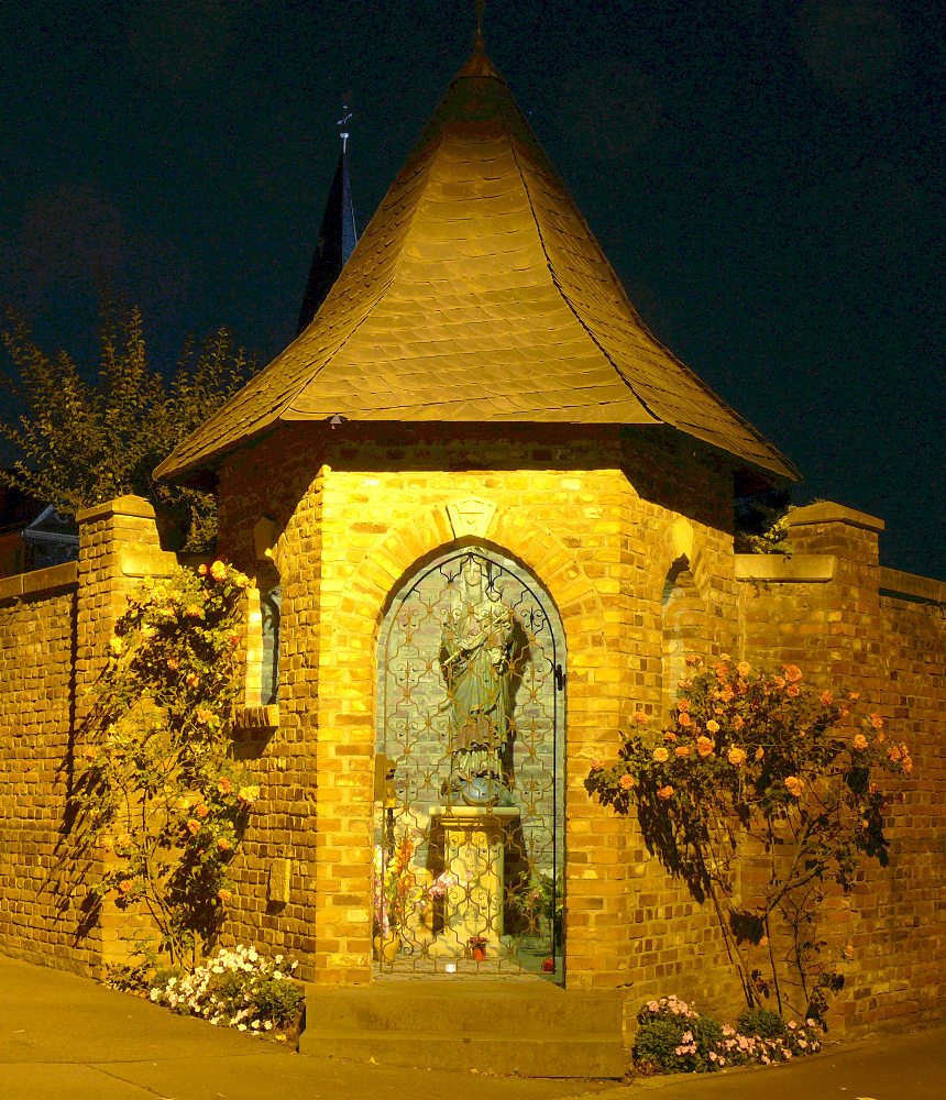 Niederkassel Kirche, Нидеркассель