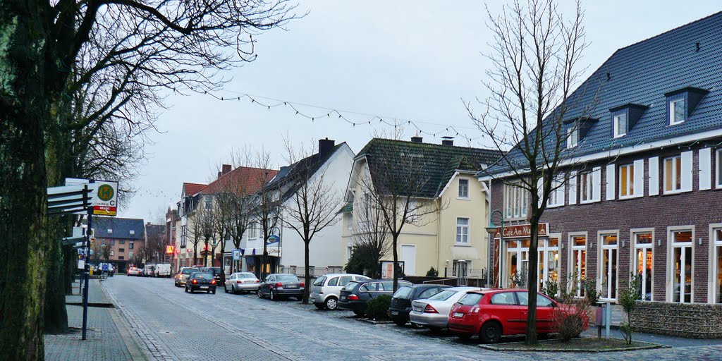 Alleestraße in Ennigerloh mit Cafè am Markt, Ауе