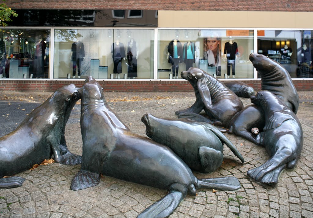 Seehundgruppe in der Fußgängerzone Bremerhaven, Бремерхафен