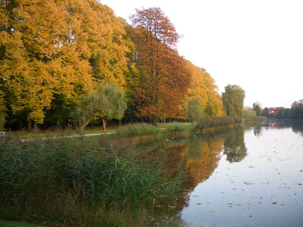 Stadtgraben im Herbstgewand, Гарделеген