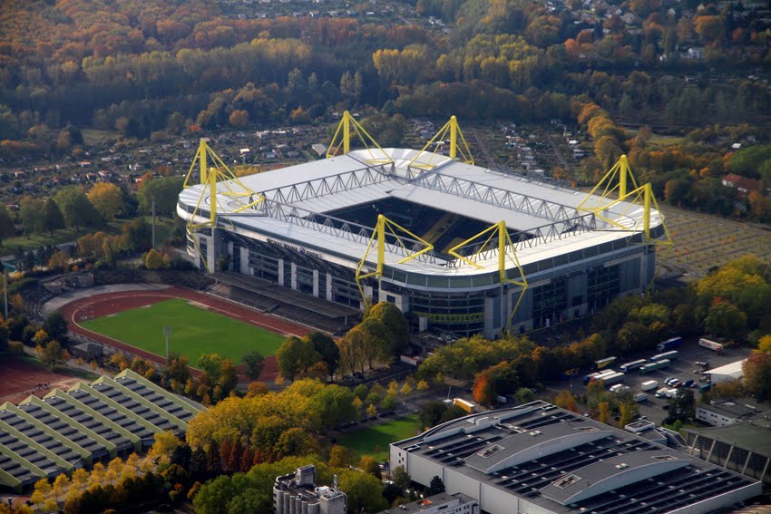 Borussia Dortmund, Stadion im Herbst, Дортмунд