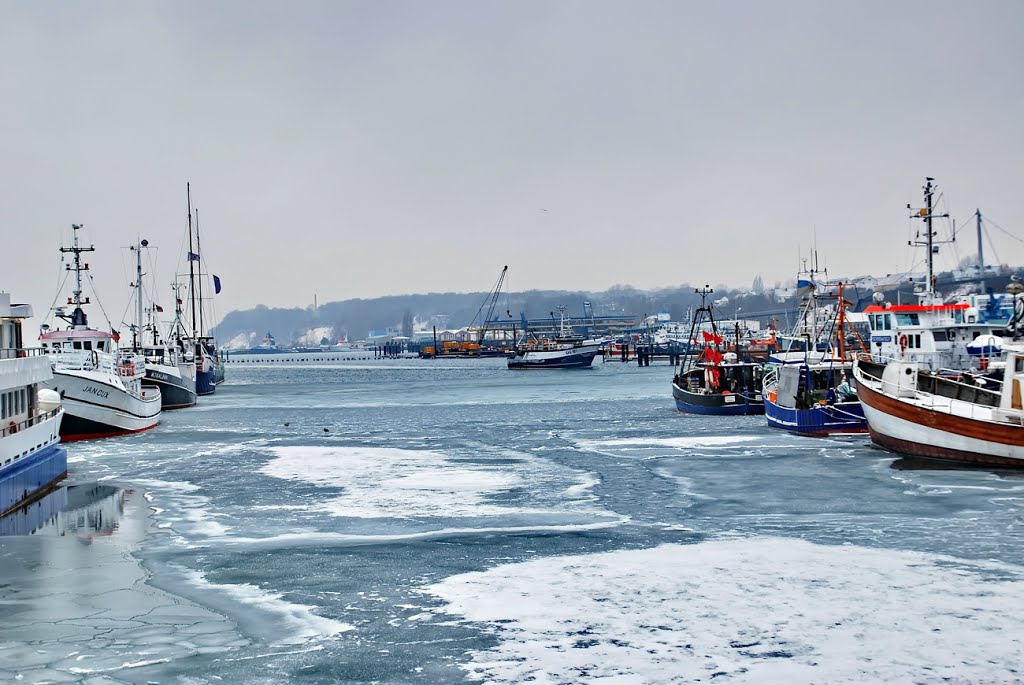 Fischereihafen im Winter - Sassnitz - Insel Rügen, Засниц