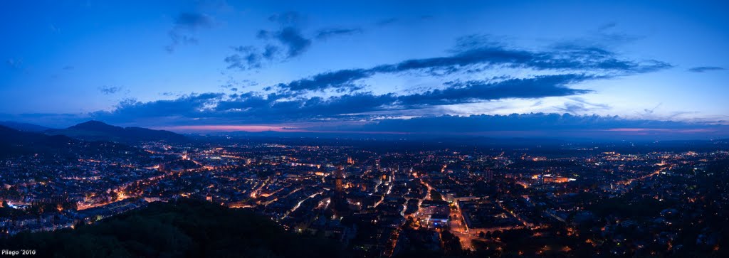 Freiburg during the blue hour from Observation tower on the Schlossberg, 21:35 ¦ pilago, Фрайбург