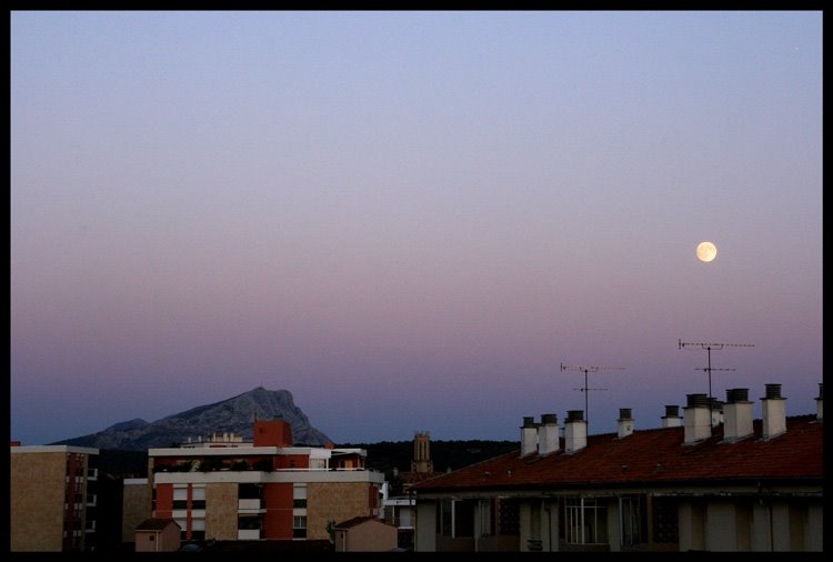 Lune au levant, А-ен-Провенс