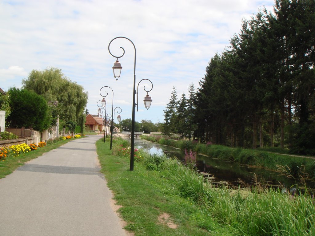 le canal de Berry à Drevant, Виллежюи