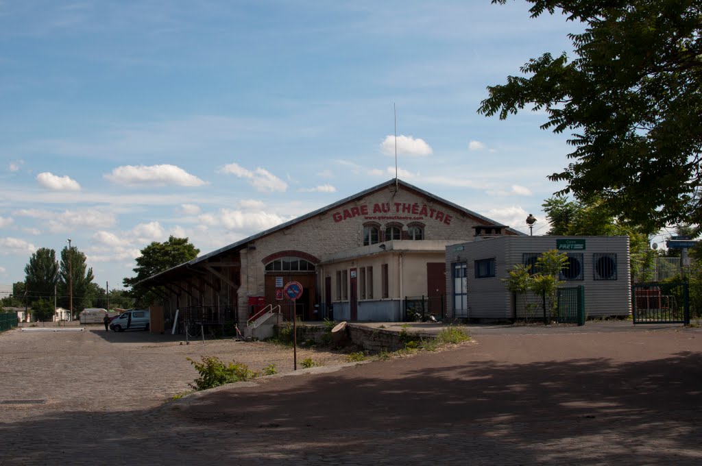 Gare au théâtre de Vitry, Витри