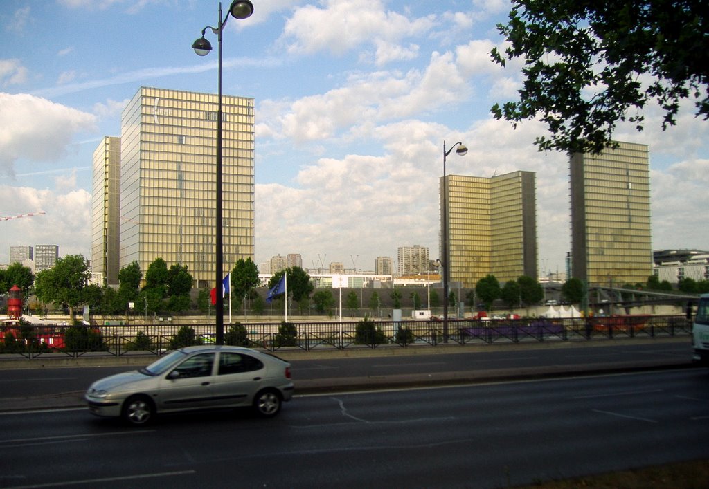 Biblioteca Nazionale François Mitterand, quattro edifici a forma di libro aperto - Parigi, Иври