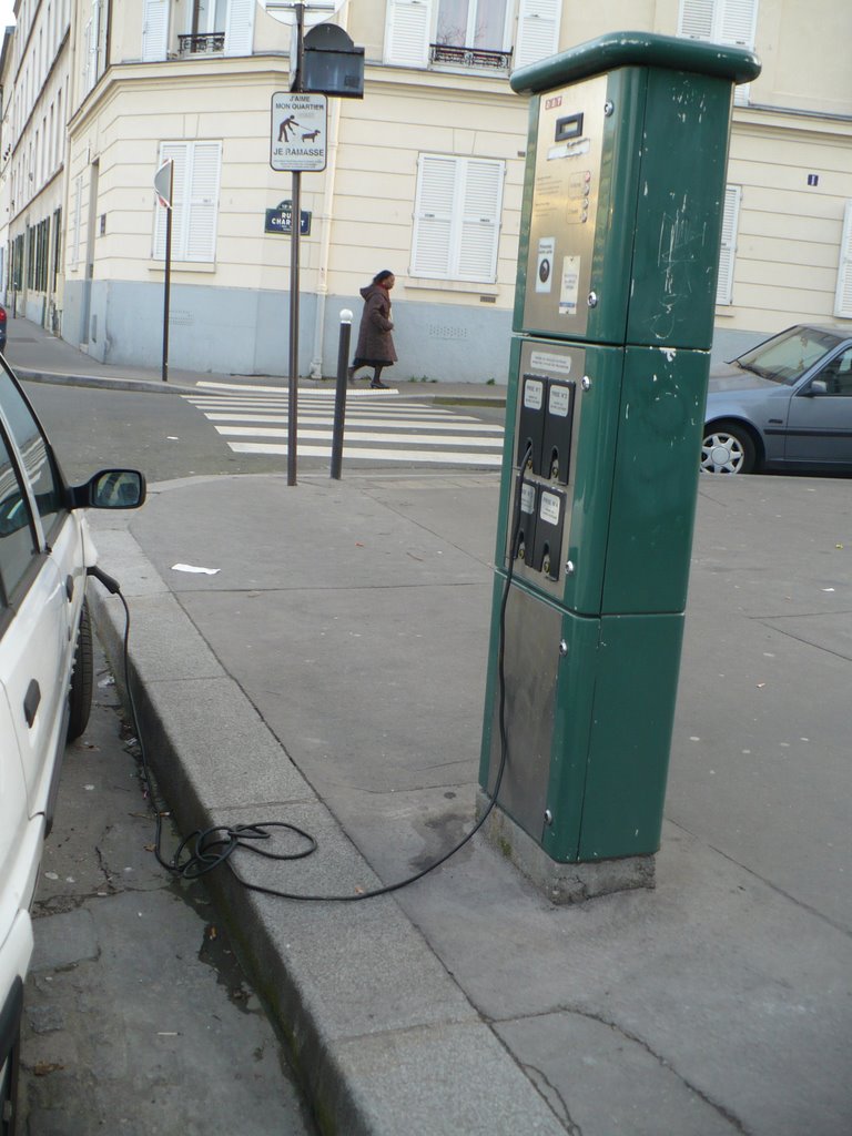 Electromobile charging station, January 2008, Иври