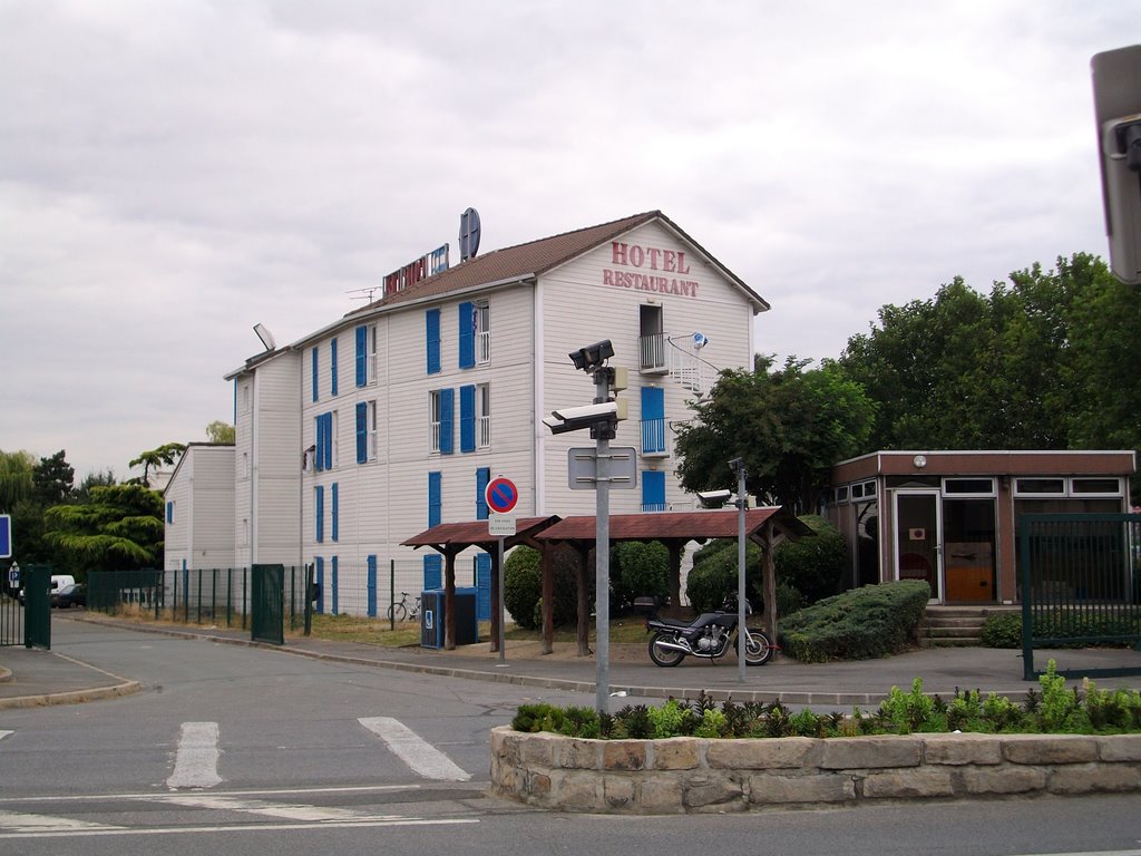 Hotel au port de Saint Maur des Fossés, Сен-Мар-дес-Фоссе