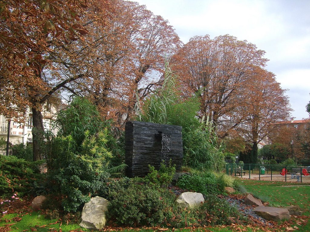 Fontaine sur la place de verdun, Сен-Мар-дес-Фоссе