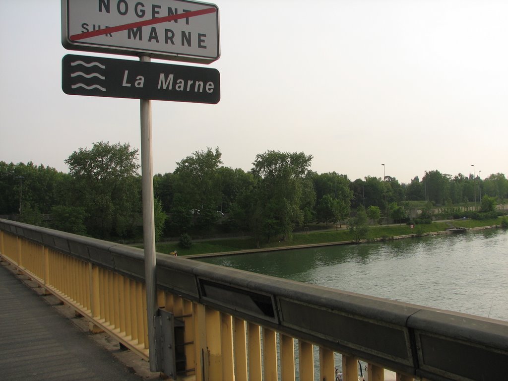 El puente de Nogent-sur-Marne, Fr., Фонтеней-су-Буа