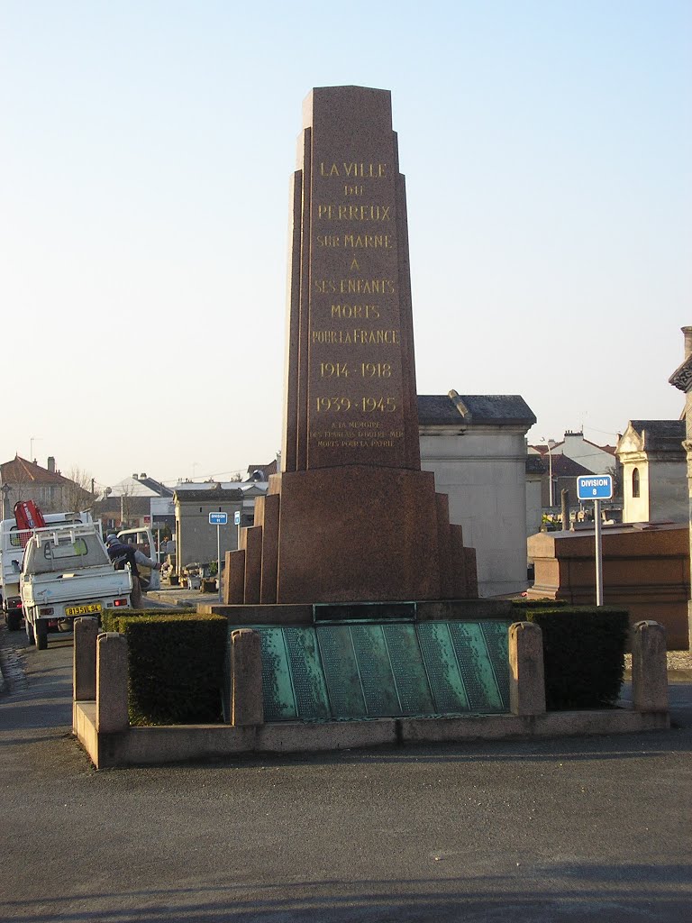 94-Le Perreux monument aux morts du Cimetière, Фонтеней-су-Буа