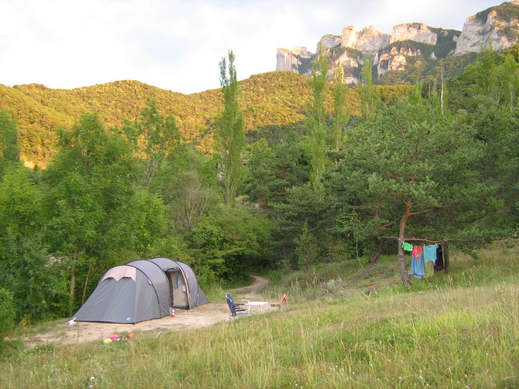Les Trois Becs vanaf camping La Motte, Валенс