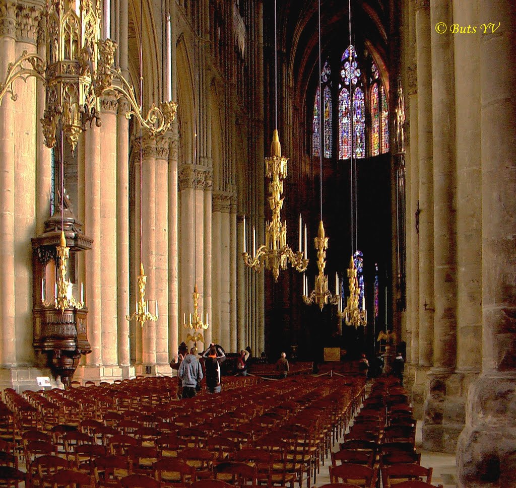 France. The interior of the Cathedral in Reims. Франция. Интерьер собора в Реймсе, Реймс
