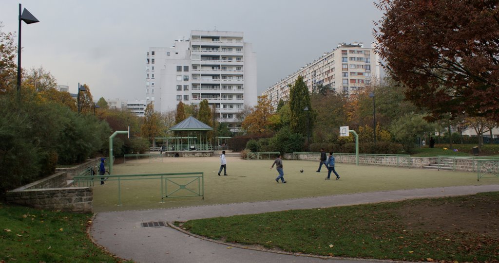 Boulogne-Billancourt. lair de jeu du parc de mon enfance, Булонь-Билланкур