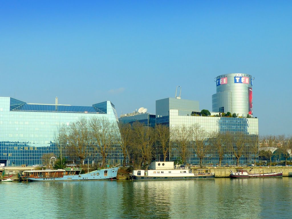 France, le siège de TF1 à Boulogne Billancourt, au bord de la Seine quai St Exupéry, Исси-ле-Мулино