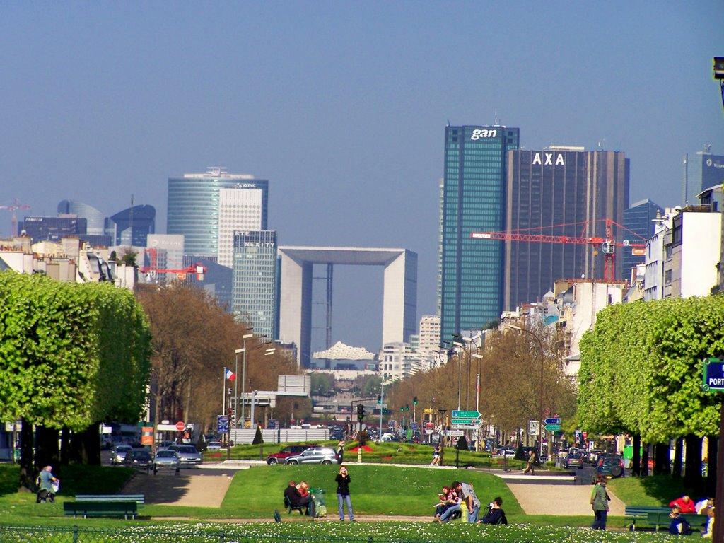 View of Grand Arch at La Défense, Левальлуи-Перре