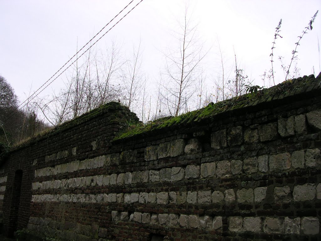 le mur de la prison, Аррас