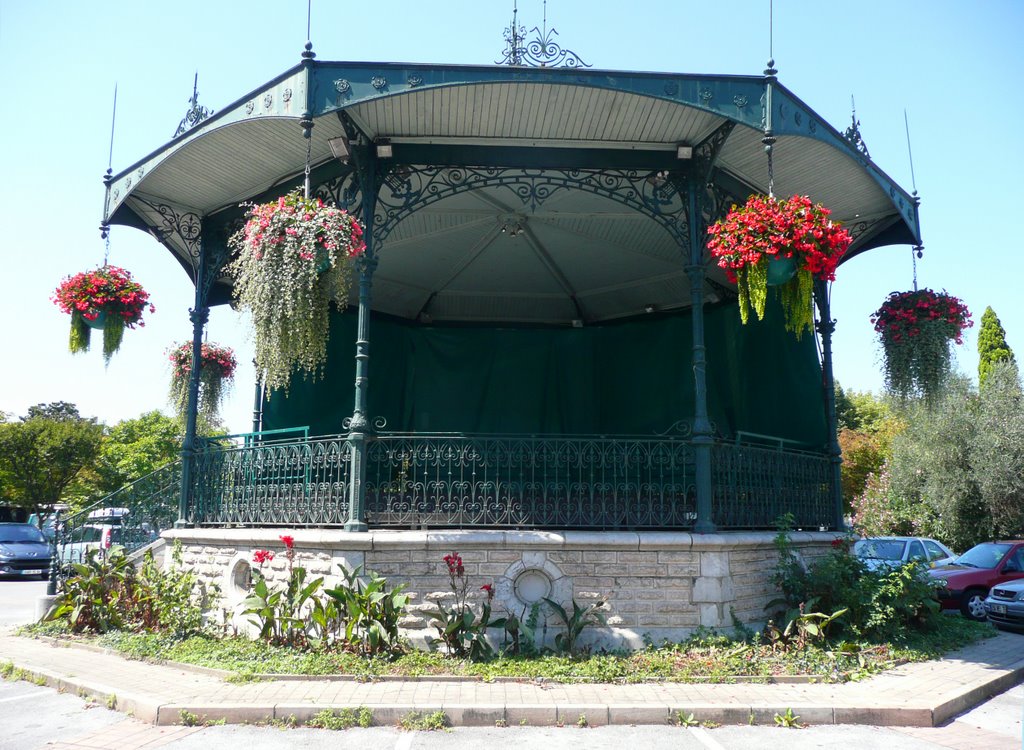 Bayonne - Le kiosque de la place Charles de Gaulle, Байонна