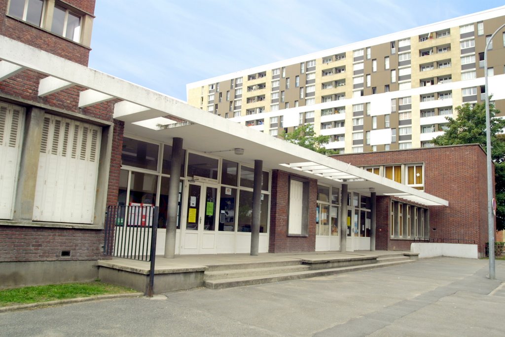 Ecole André Boulloche élémentaire et terre st Blaise Maternelle, Бонди
