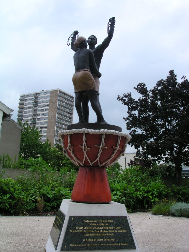 monument à la mémoire des victimes de lesclavage, Дранси