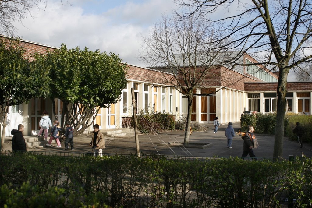 Ecole Henri Sellier Maternelle, Ла-Курнье