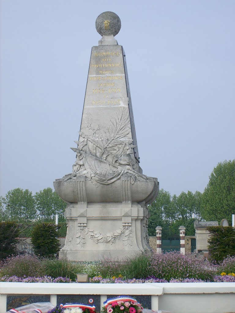 93-Les Pavillons sous Bois monument aux morts, Ла-Курнье