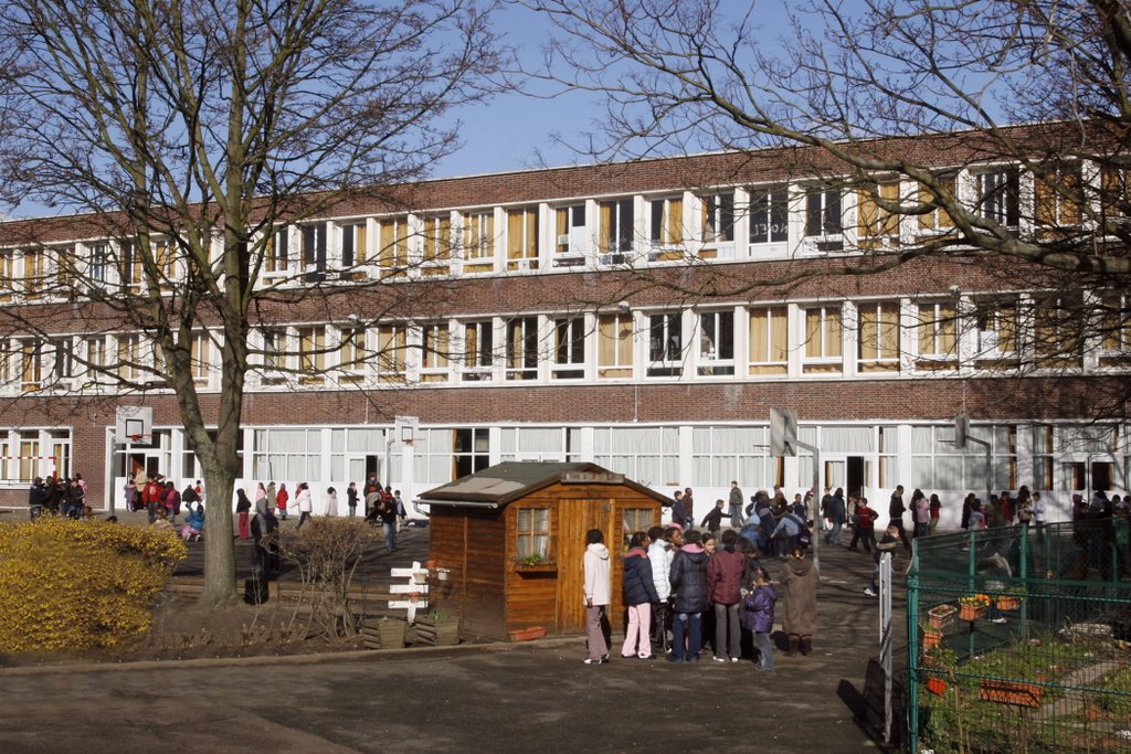 Ecole Léo Lagrange élémentaire, Ле-Бланк-Меснил
