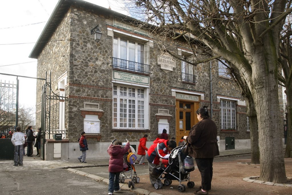 Ecole élémentaire Jules Ferry, Монтреуил