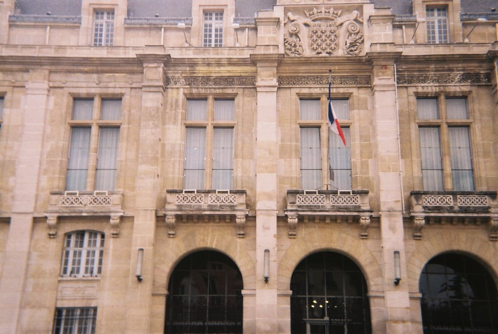 Saint Denis, façade de Hotel de Ville, Сен-Дени