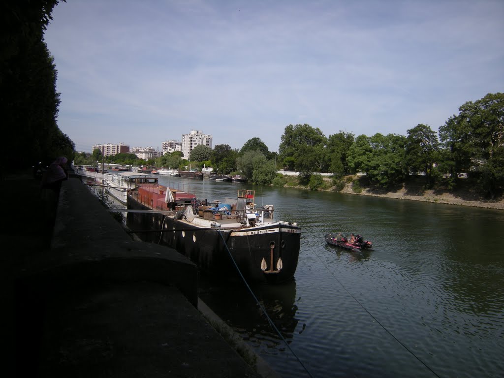 le bras de Seine et ses péniches, Сен-Дени