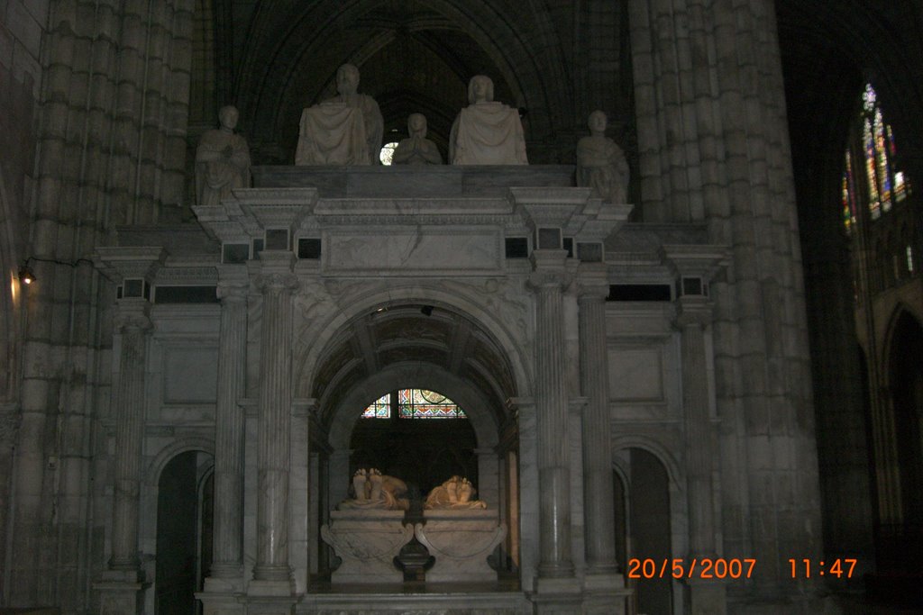 Les pieds des Francois I en Claude de France dans leurs tombe à Saint-Denis (Trudi), Сен-Дени