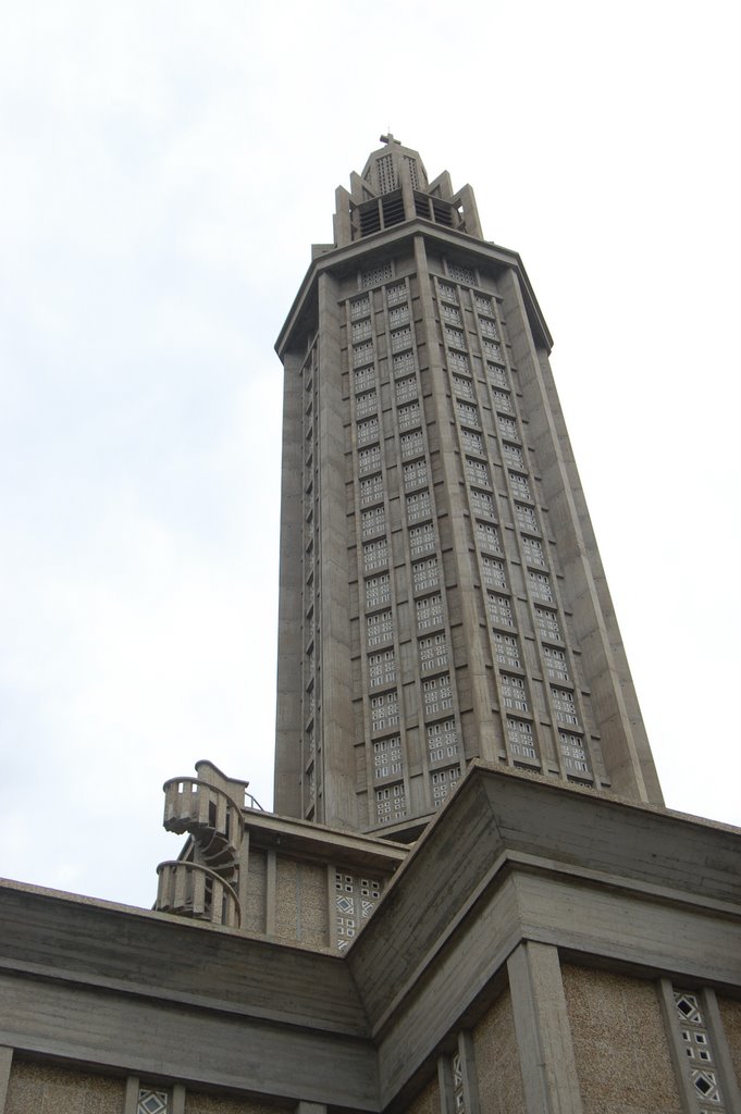 The tower  (106m.), Гавр