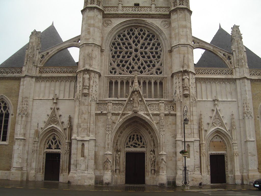 Façade de la cathédrale, Dunkerque, Дюнкерк