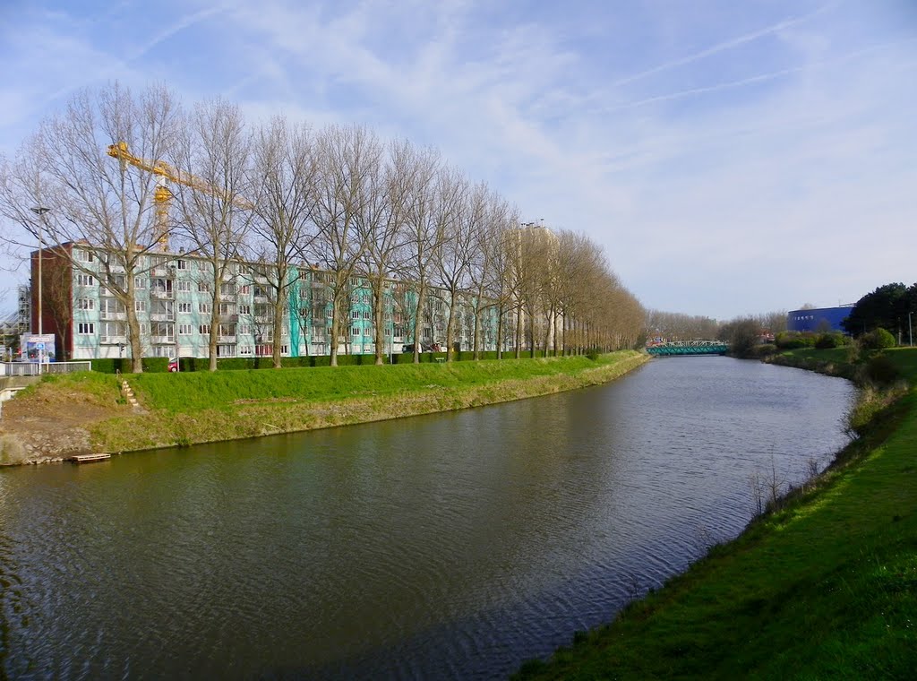 Coudekerque-Branche - Canal des Moères - vue sur le pont de la D601, Дюнкерк
